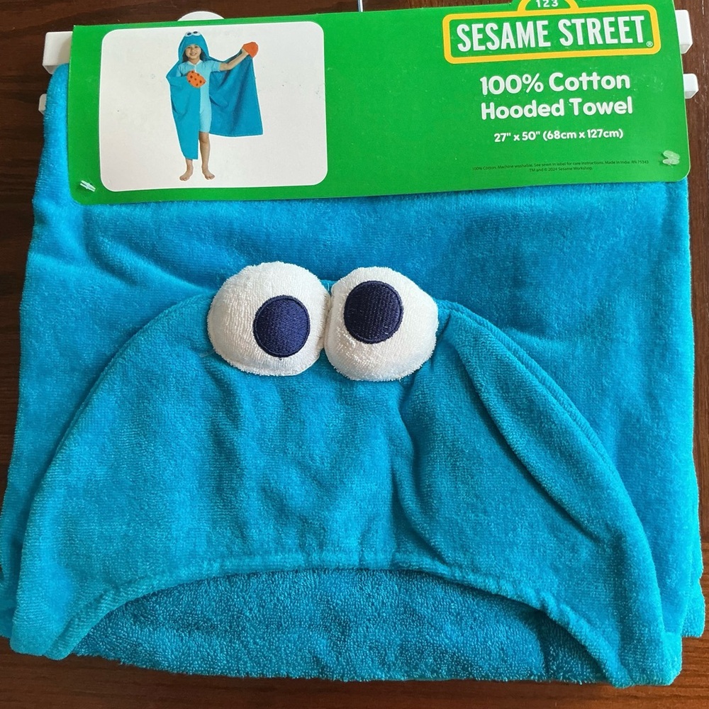 Sesame Street Cookie Monster Turquoise Hooded Towel